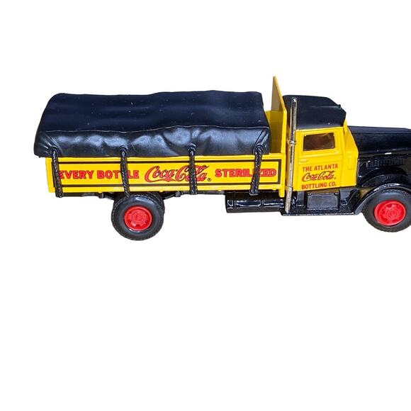 Vintage 1991 AHL Hartoy Coca-Cola Peterbilt 260 Yellow 1:64 w/Cover No Box-Mint - Picture 2 of 9